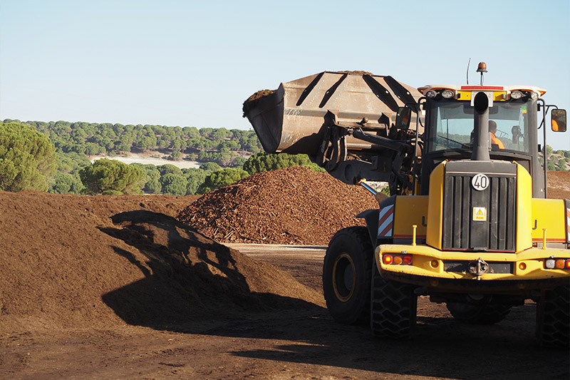 Maquinaria agrícola de Agroineco en el campo